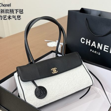 Chanel's New Underarm Bag - Image 2