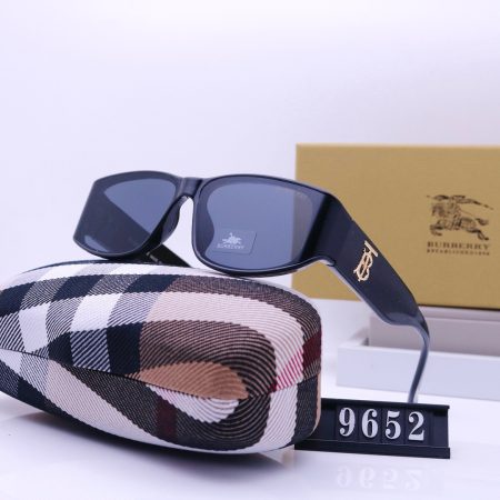Burberry Fashionable Sunglasses - Image 9