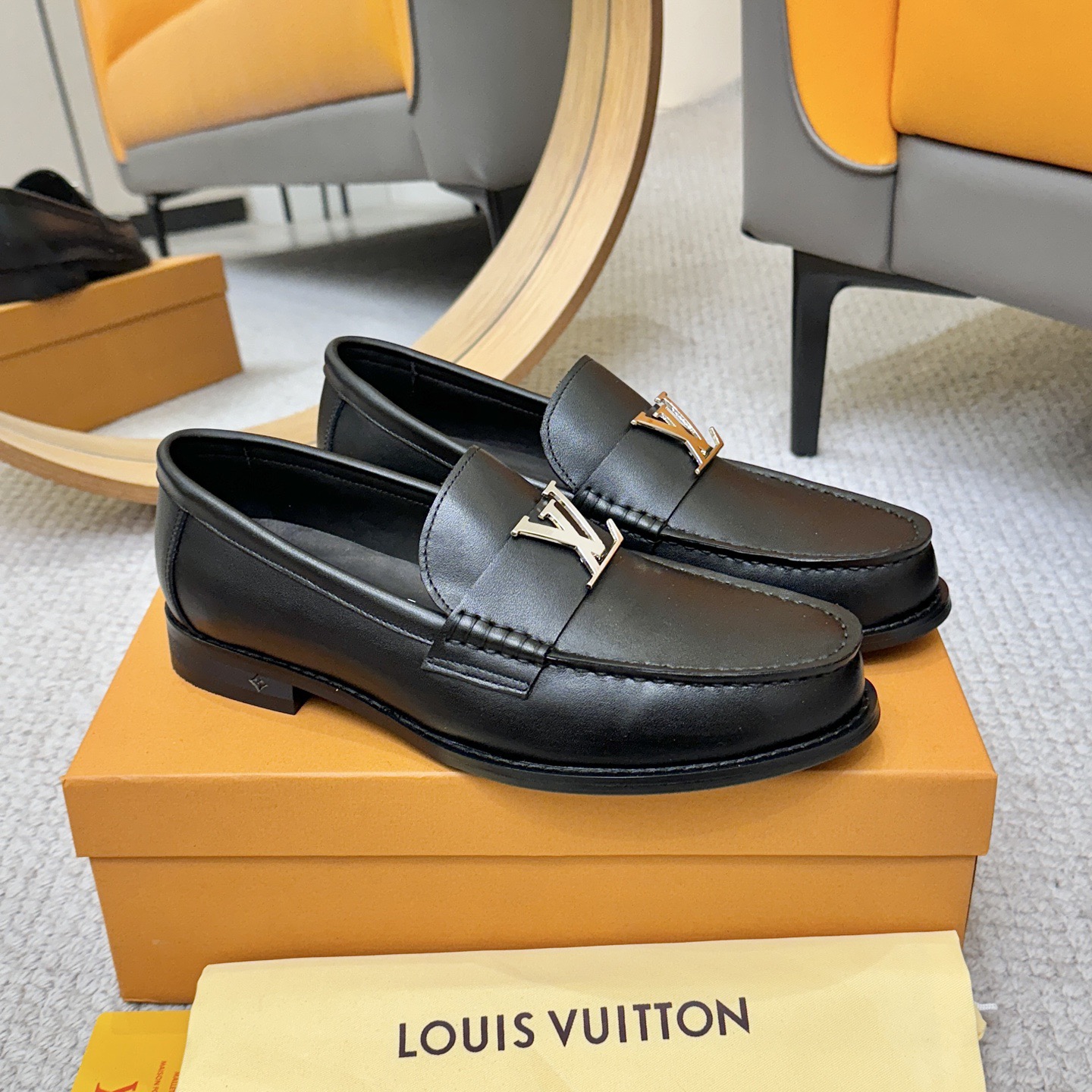LV Major Loafer Shoes - Image 3