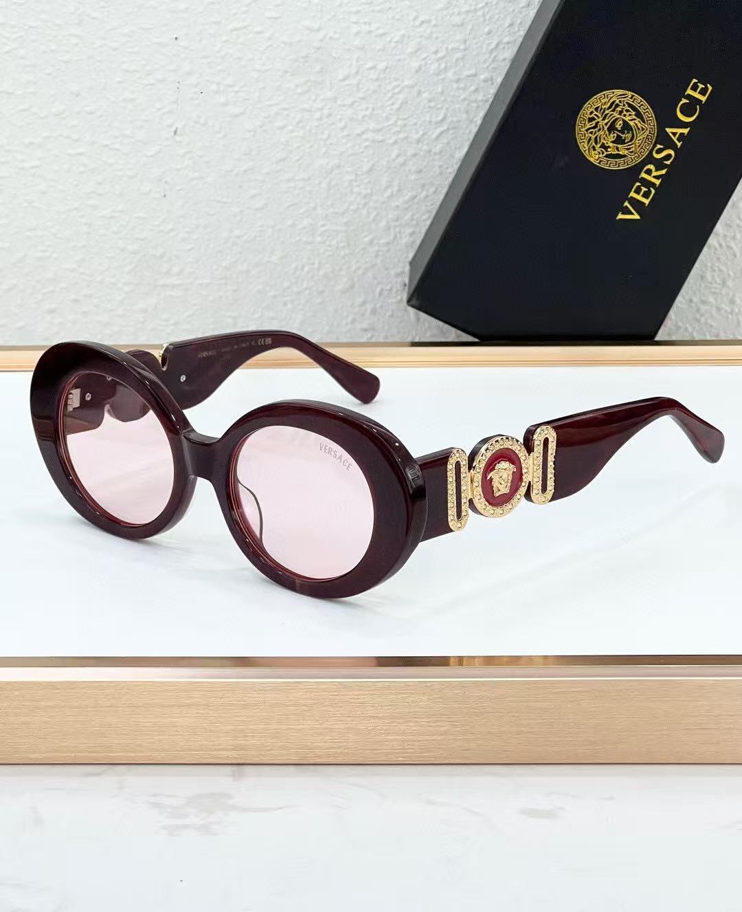 Versace Fashionable Sunglasses - Image 5
