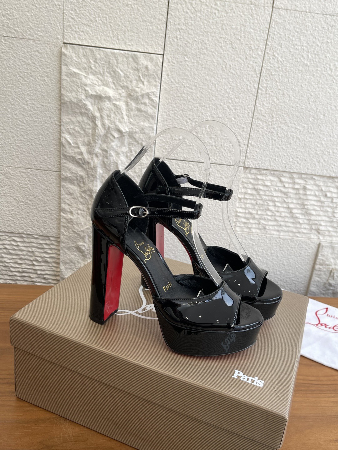 Christian Louboutin Sandaloo - Image 5