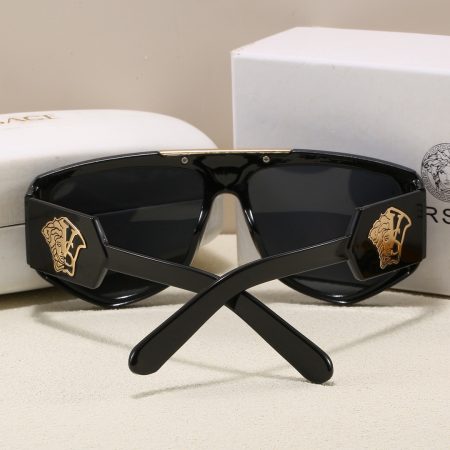 Versace Fashionable Sunglasses - Image 10