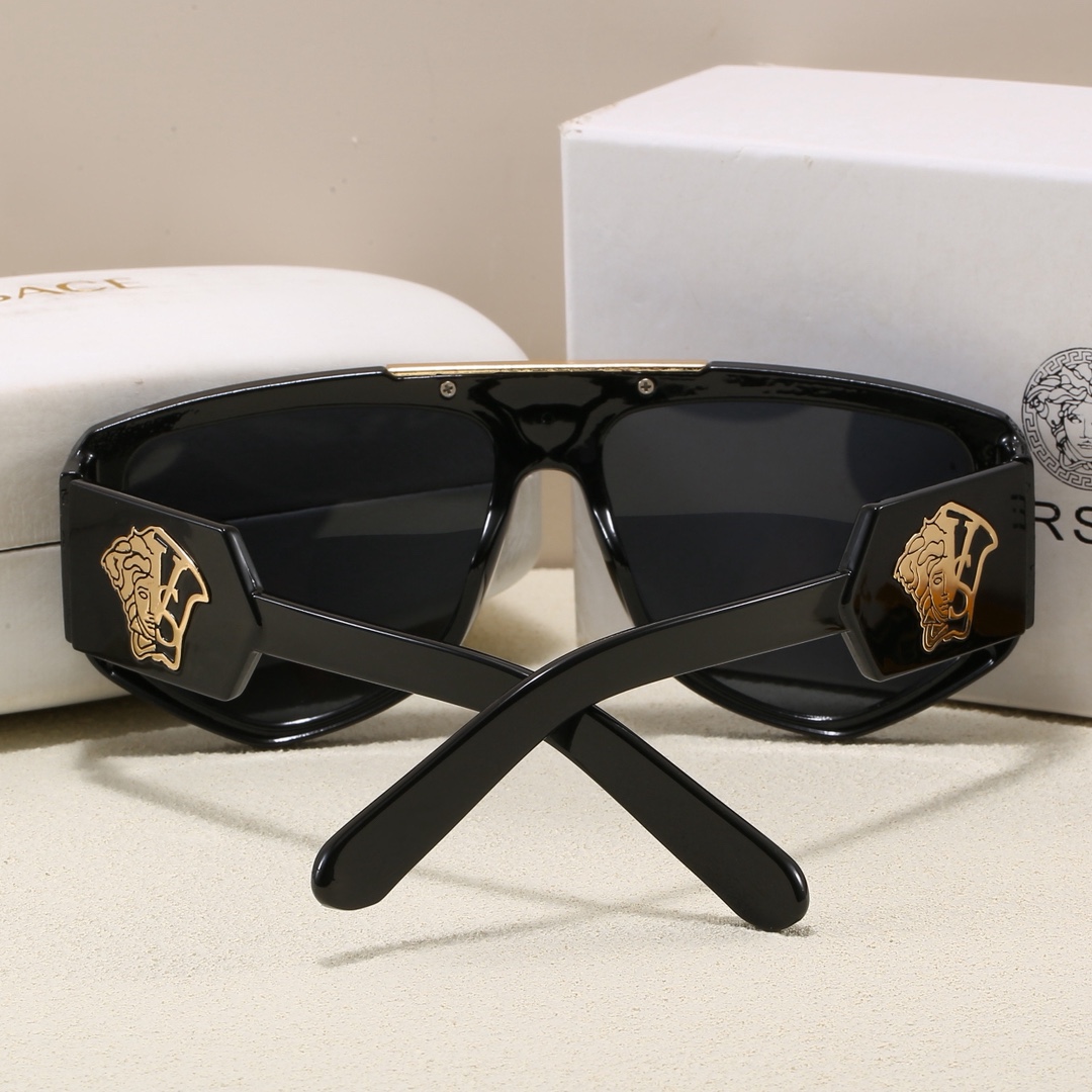 Versace Fashionable Sunglasses - Image 10