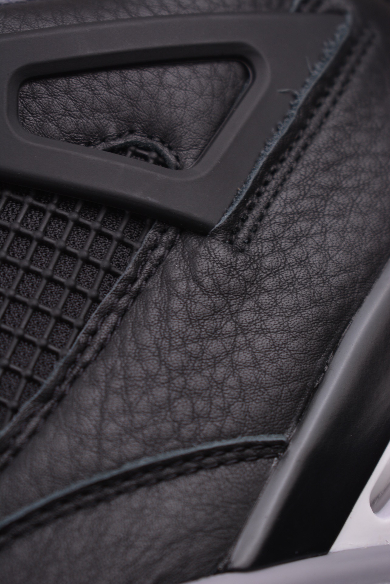 Air Jordan 4 Retro - Image 7