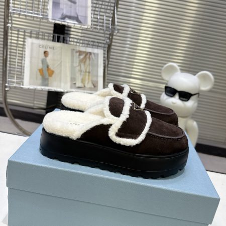 Prada shearlina-lined Suede Mules