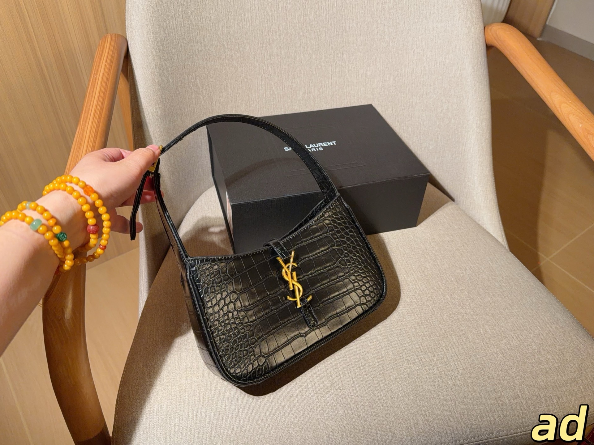 Saint Laurent Le 5 à 7 Hobo Shoulder Bag - Image 3