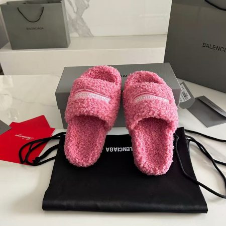 Balenciaga Fall/Winter Fur-Lined Slippers - Image 3