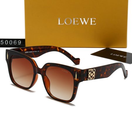 LOEWE Fashionable Sunglasses - Image 9