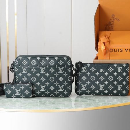 LV Trio Messenger Bag - Image 5