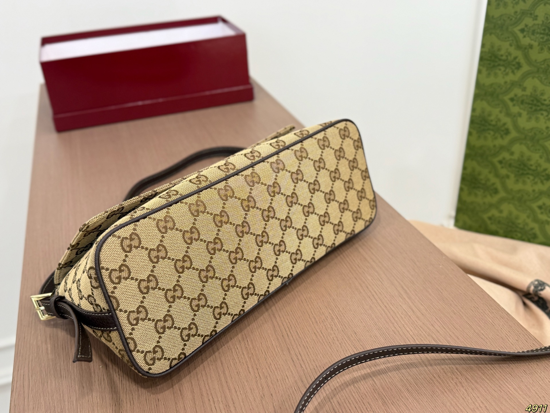 Gucci Underarm Bag - Image 10