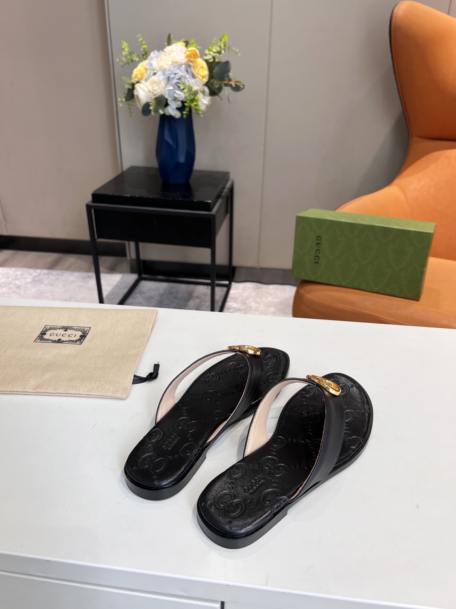 Gucci Interlocking G Thong Sandals - Image 11