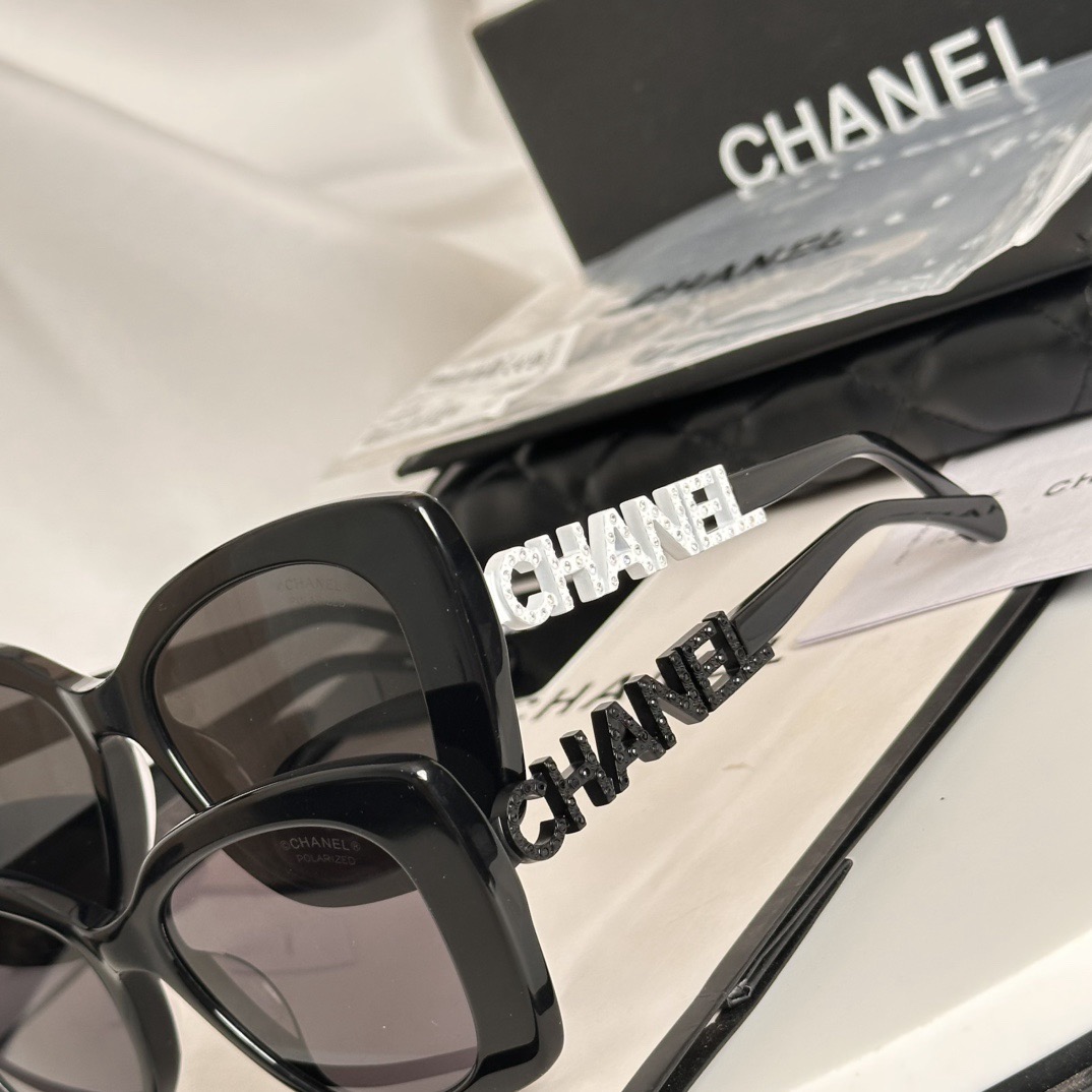 Square Sunglasses - Image 3