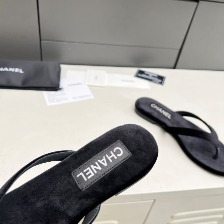 Chanel Crystal CC Thong Sandals - Image 12