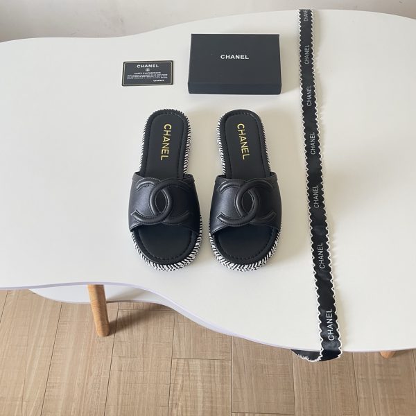 Chanel 26P Double C Two-Tone Kitten Heel Slippers