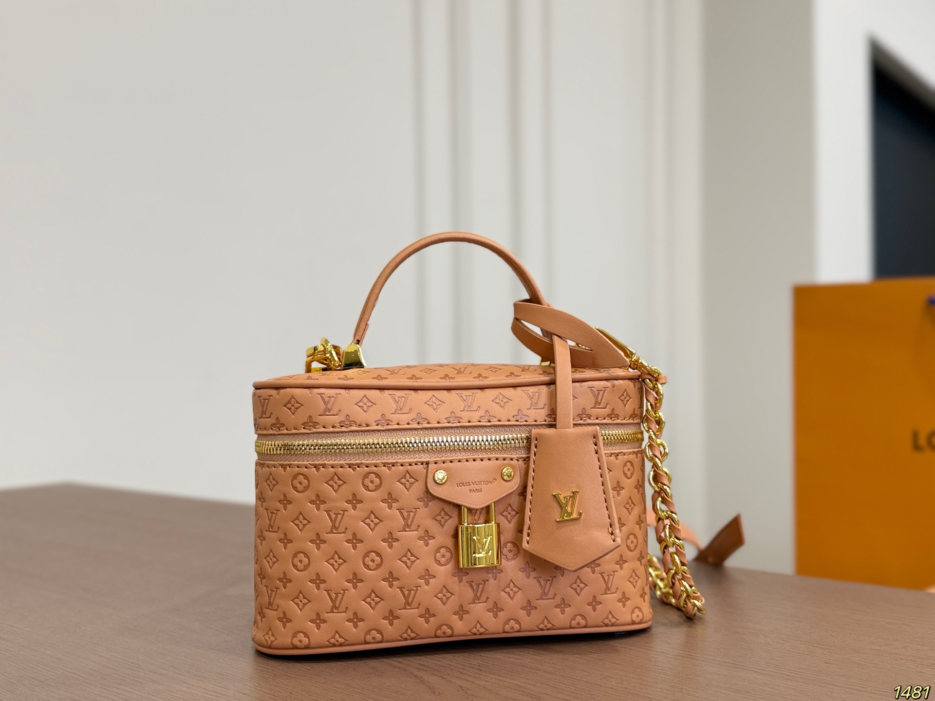 LV Nice BB Vintage Makeup Bag - Image 6