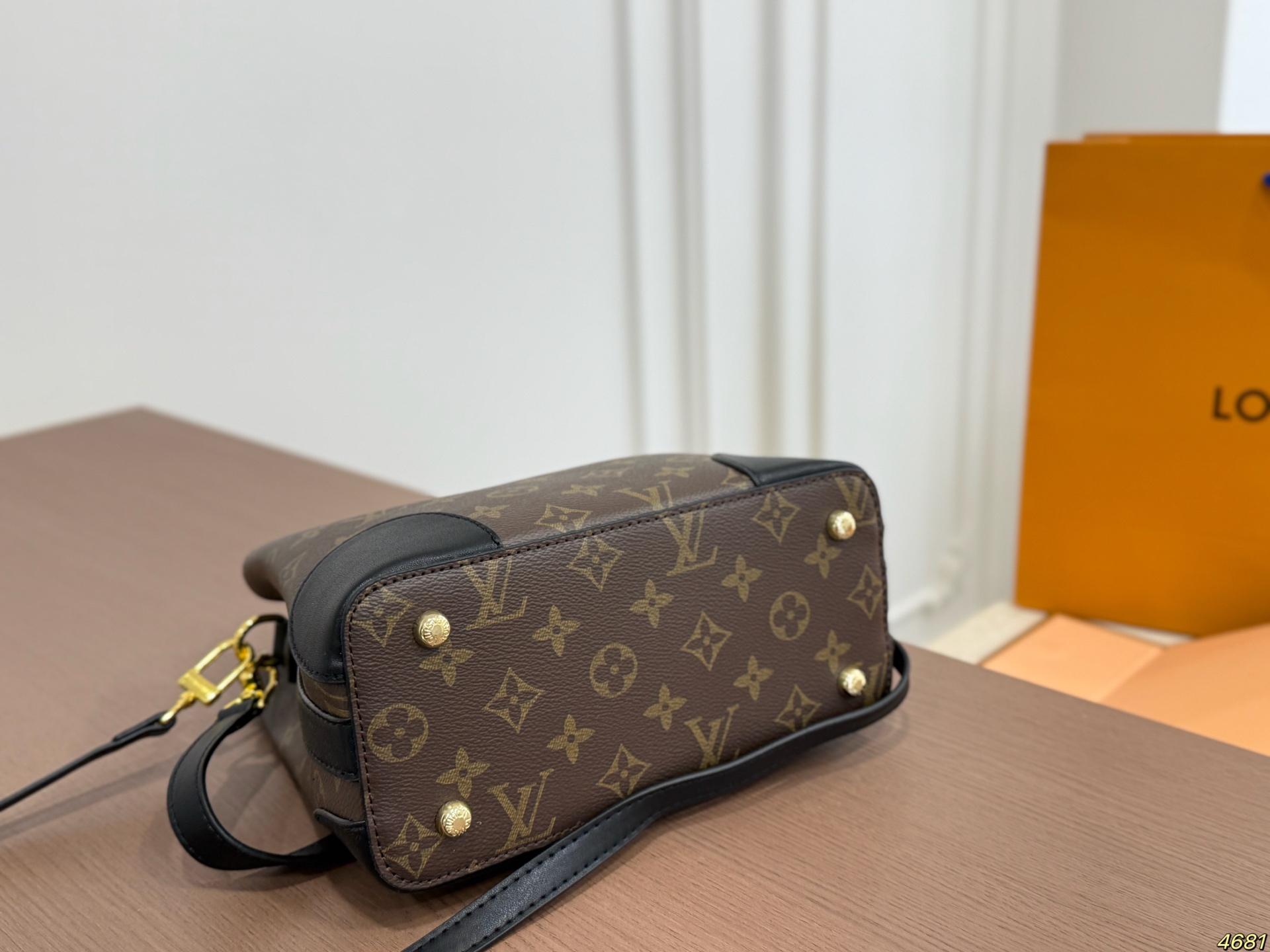 LV Handbag - Image 5