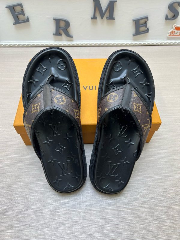 LV Black Thick-Soled Household Luxurious Slipper