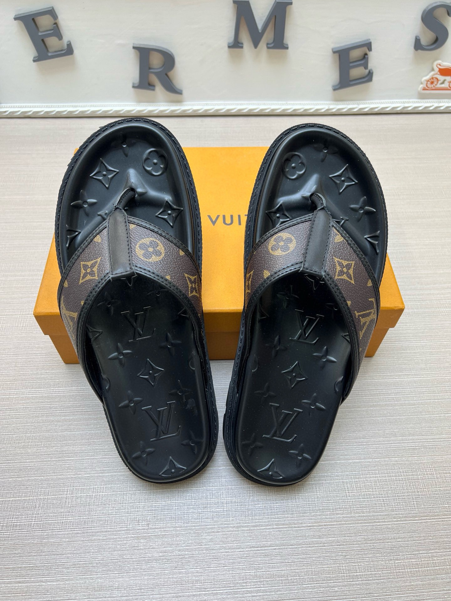LV  Black Thick-Soled Household Luxurious Slipper - Image 1
