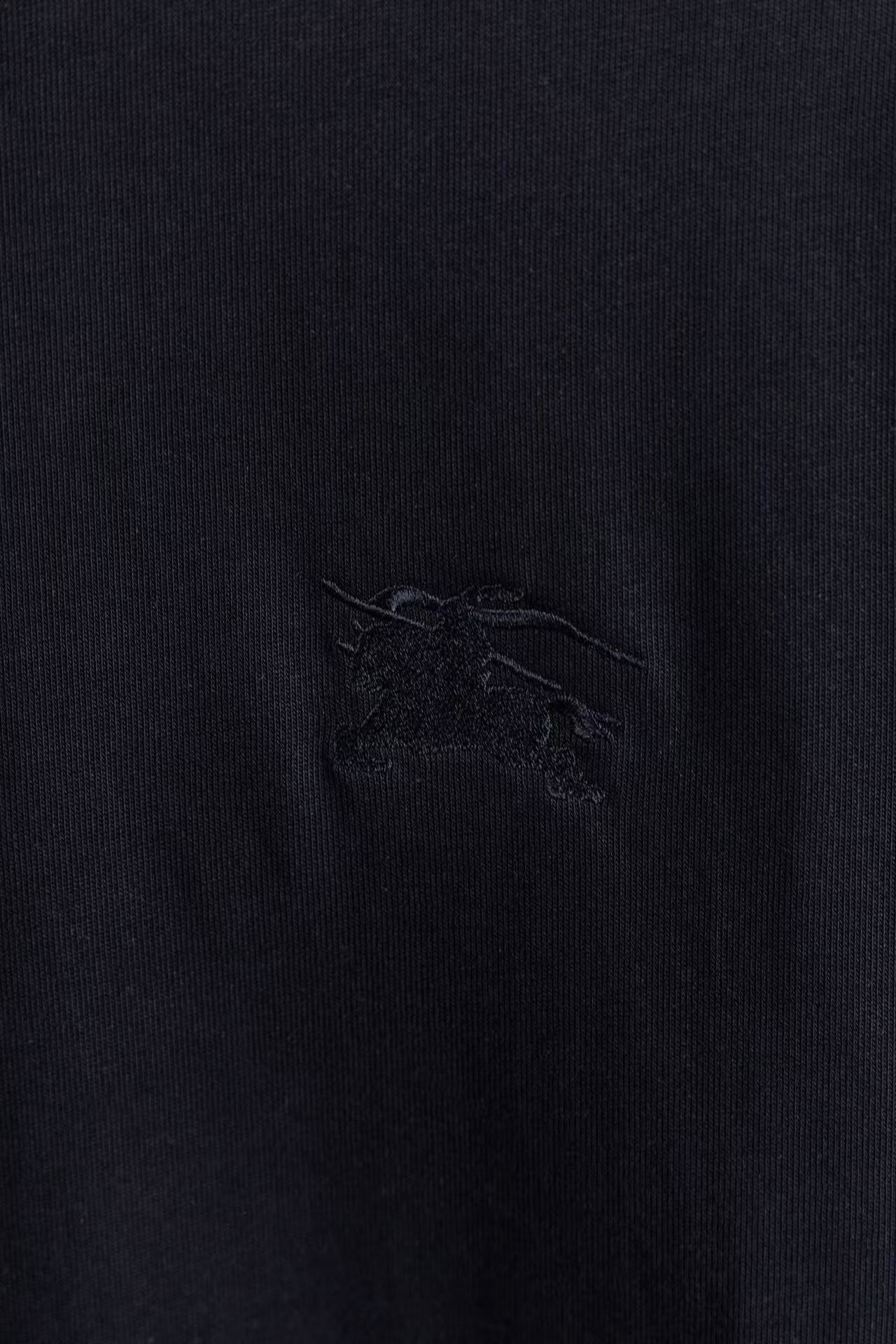 Burberry T Shirt - Image 9