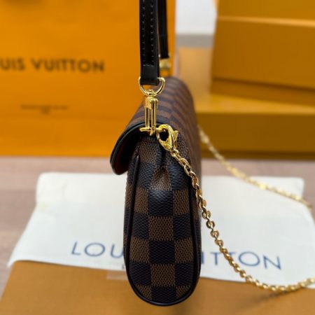 LV Monogram Leather Beverly Clutch - Image 4