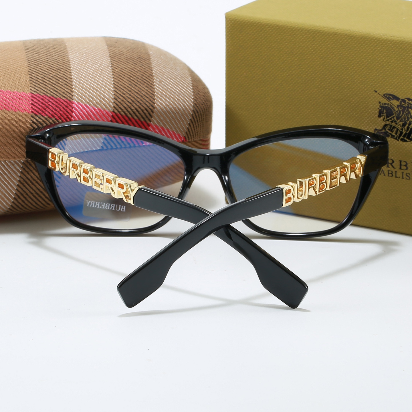 Burberry Fashionable Sunglasses - Image 8