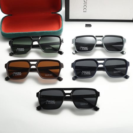 Gucci Fashionable Sunglasses - Image 1