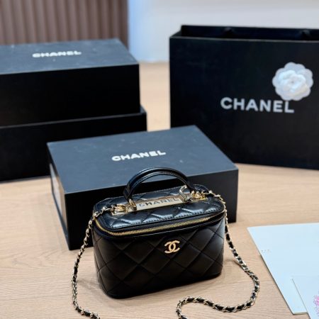 Chanel Long Vanity With Chain Bag - Image 10
