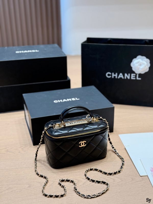 Chanel Long Vanity With Chain Bag