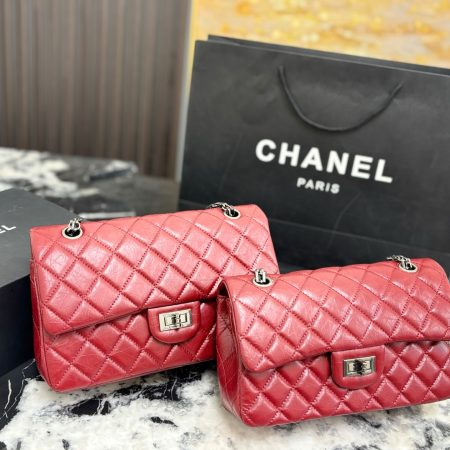 Chanel Quilto 2.55 Shoulder Bag - Image 8