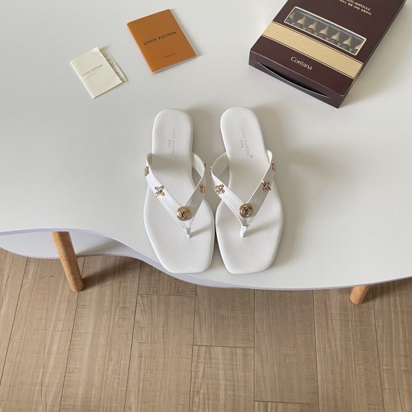 LV 26P Collaborator Flip-Flops