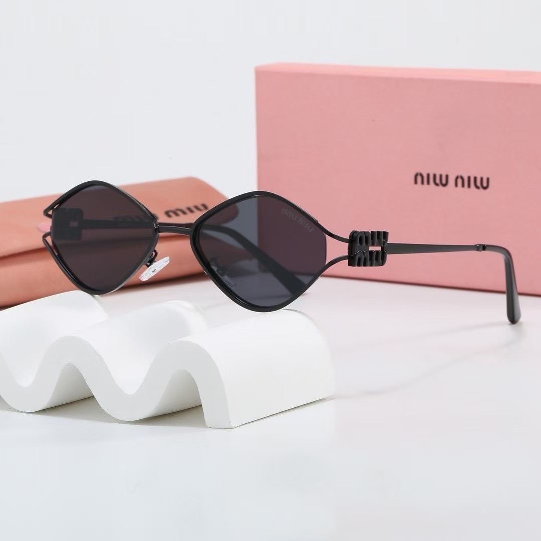 Miu Miu Fashionable Sunglasses - Image 2
