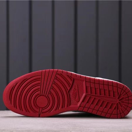 Jordan 1 Retro Metallic Red (2017) 555088-103 - Image 3
