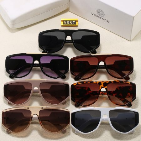 Versace Fashionable Sunglasses - Image 2
