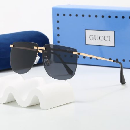 Gucci Fashionable Sunglasses - Image 4