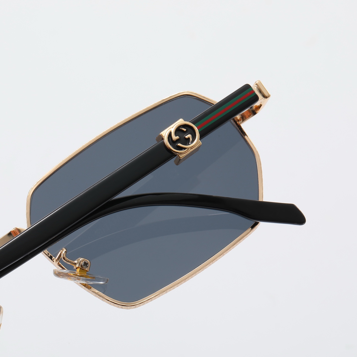 Gucci Fashionable Sunglasses - Image 8