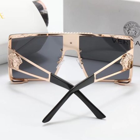 Versace Fashionable Sunglasses - Image 9