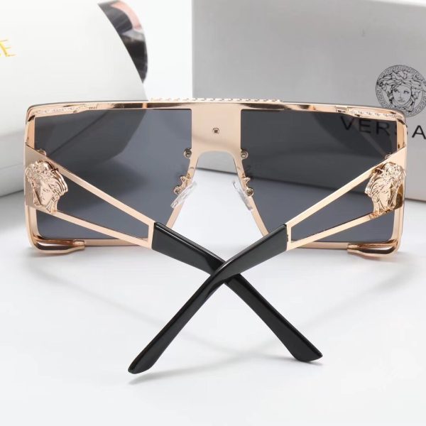 Versace Fashionable Sunglasses
