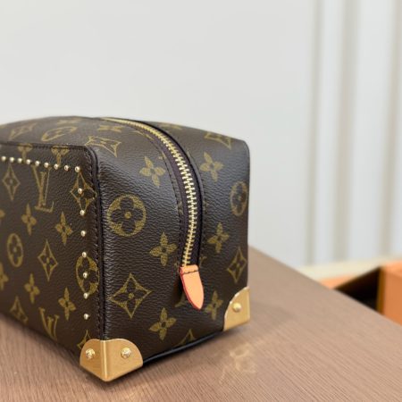 LV Locker Dopp Kit Trunk Monogram Bag - Image 4