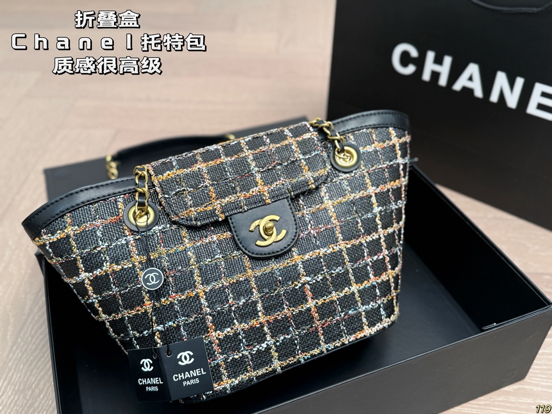 CHANEL Classic Flap Bag - Image 2
