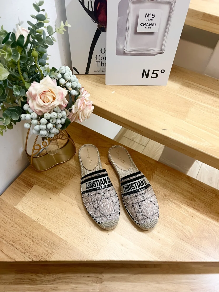 Dior Slipper Sandals Top Quality - Image 2
