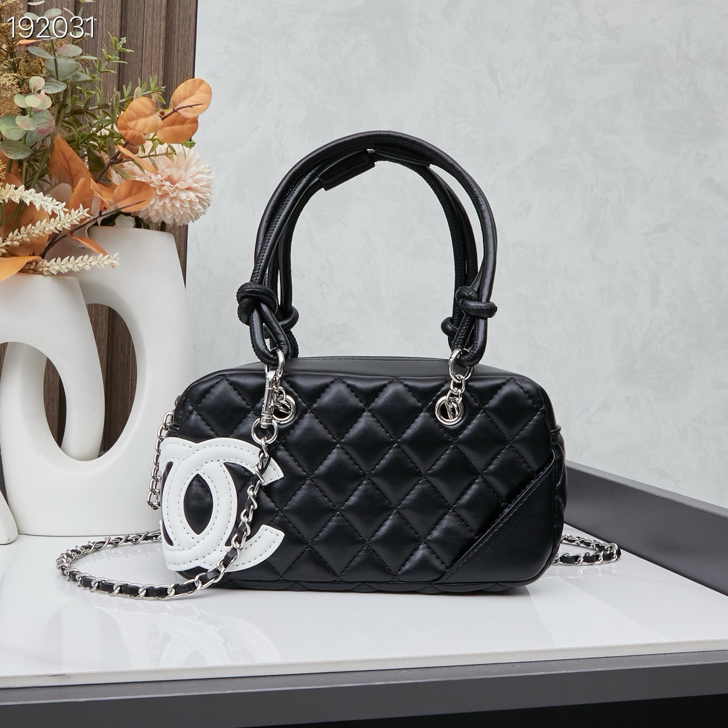 Cambon Line Shoulder Bag - Image 4