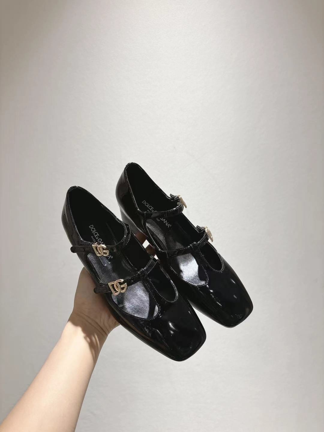 Dolce & Gabbana Leather Shoes - Image 3