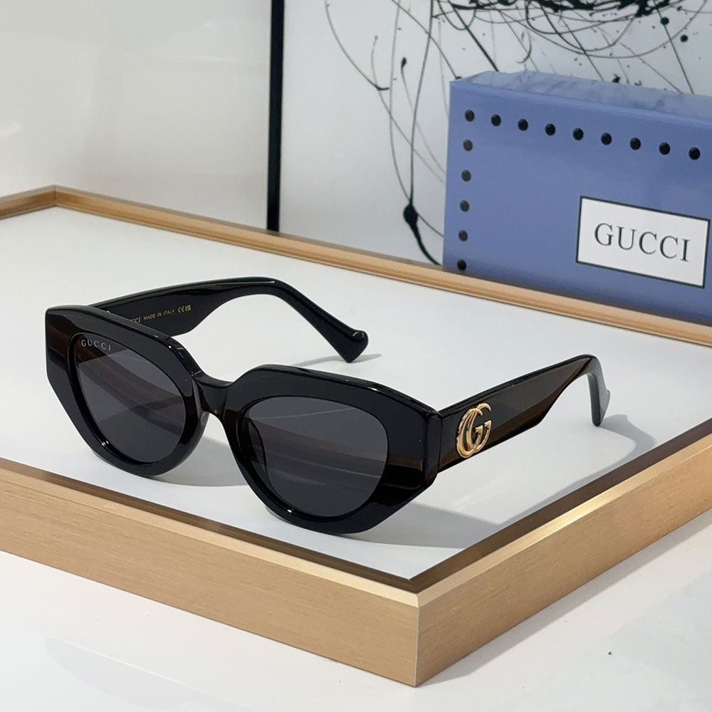 Gucci  The legs are Decorated With the Signature Double G  sunglasses Top quality - Image 1