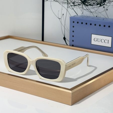 Gucci  Fashion mirror leg Logo  sunglasses Top quality - Image 4