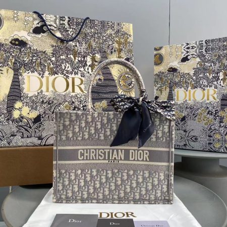 Dior Book Tote Medium Gray Dior Oblique Embroidery M1296Z