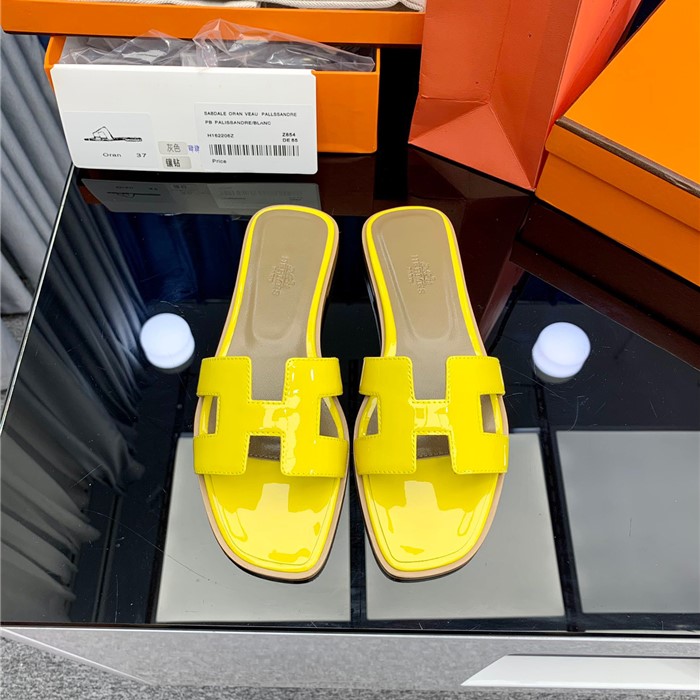 Hermes Oran Sanda 'Patent Leather' - Image 3