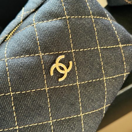 Chanel Denim Quilted Hobo Clutch With Chain Bag - Image 2