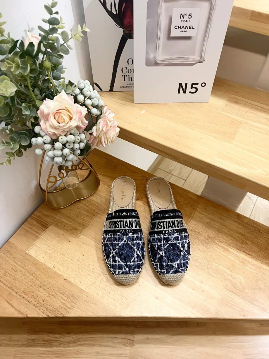 Dior Slipper Sandals Top Quality - Image 1