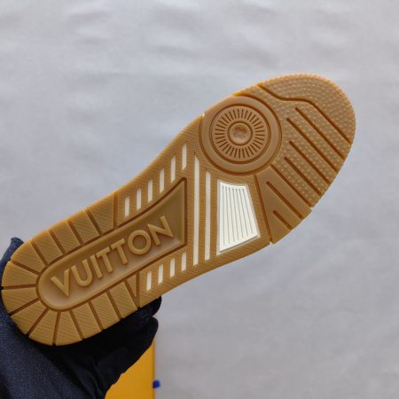 LV Men Trainer Sneakers Top Quality - Image 9