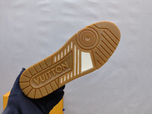 LV Men Trainer Sneakers Top Quality